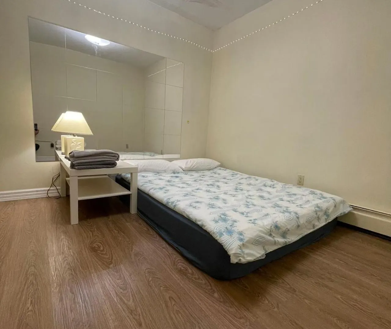 Guest house Stylish & Central Vancouver Retreat - Basement Room